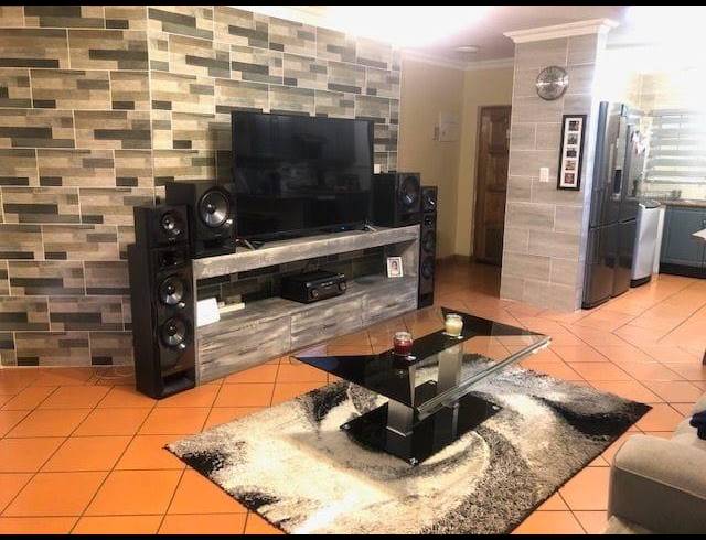 3 BEDROOM HOUSE FOR SALE IN SOUTH CREST